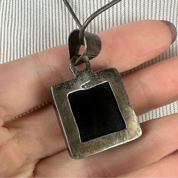 Vintage .925 Sterling Silver Square Onyx Pendant Charm on Silver Chain - Picture 4 of 6